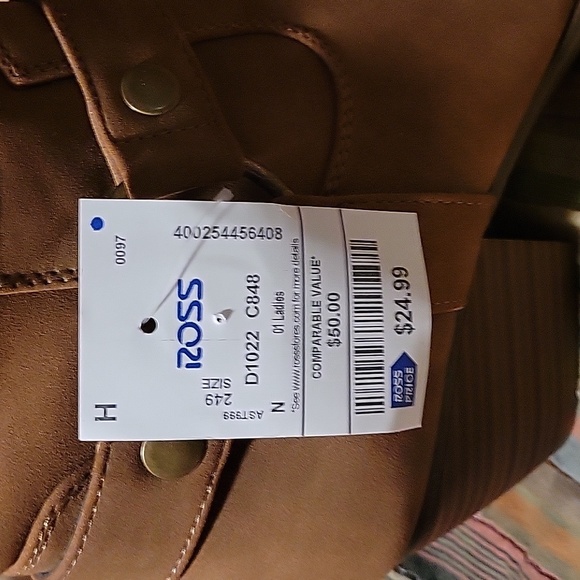 Tan boots - Picture 4 of 5